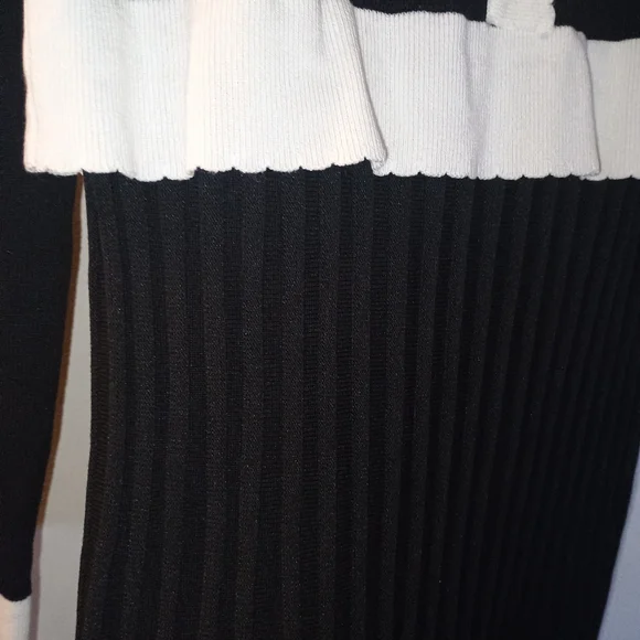 Zoe And Claire Elegant Black and White Long Sleeve Sweater Dress - Picture 3 of 6